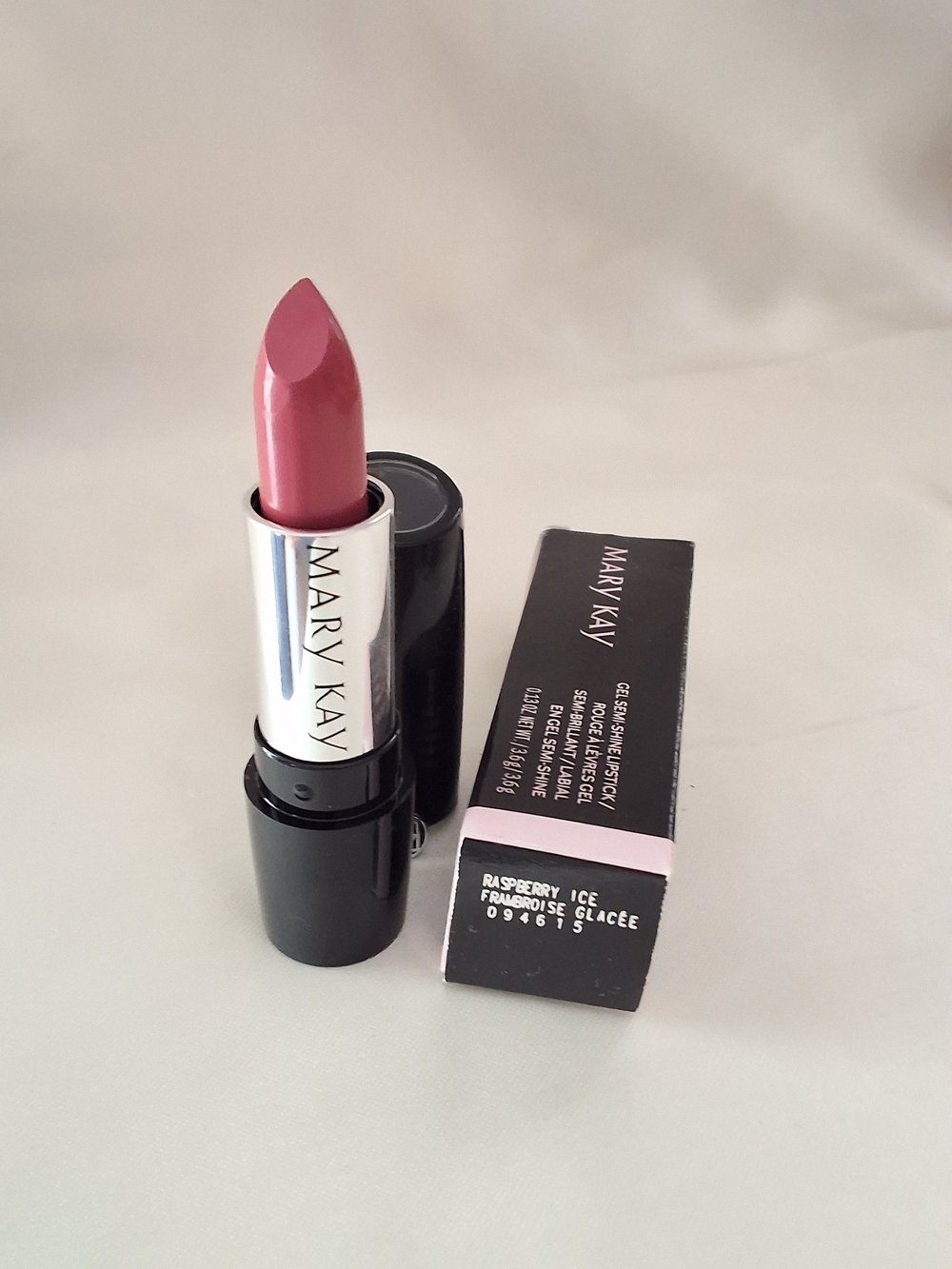 Mary Kay Raspberry Ice Satin Lipstick - Raspberry Pink - Picture 2 of 4